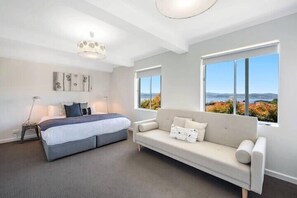 5 bedrooms, desk, iron/ironing board, travel cot