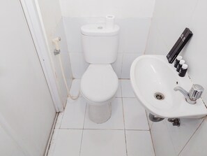 Ducha, artículos de tocador gratuitos, toallas