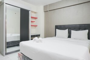 1 bedroom, free WiFi, bed sheets - Comfortable Studio Room At Kebagusan City (Jakarta)
