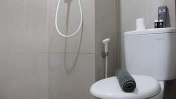 Room | Bathroom | Shower, towels