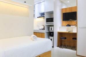Room | 1 bedroom, free WiFi, bed sheets - Brand New And Best Studio Apartment At B Residence (Pagedangan)