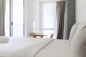 Room | 1 bedroom, free WiFi, bed sheets - Comfy Studio Apartment At M-Town Residence (Gading Serpong)