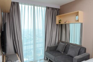 Room | 1 bedroom, free WiFi, bed sheets - Cozy Living 1Br At Grand Kamala Lagoon Apartment (Bekasi)