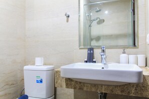 Habitación | Baño | Ducha y toallas