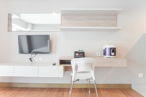 Room | 1 bedroom, free WiFi, bed sheets - Comfortable And Nice Studio Room Apartement At H Residence (Jakarta)