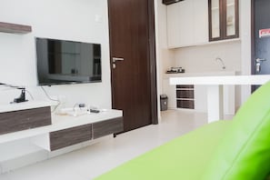 1 bedroom, bed sheets