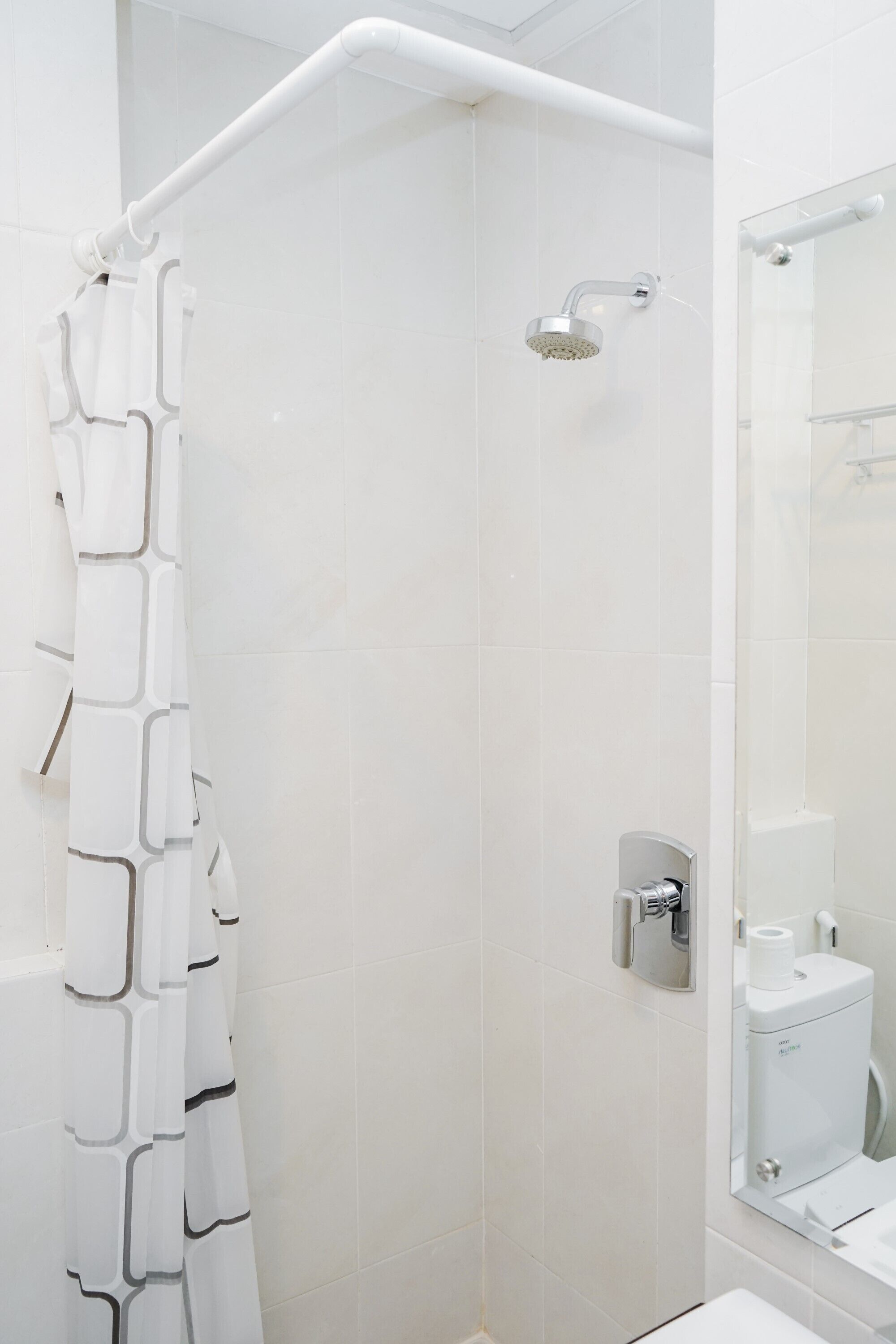 Room | Bathroom | Shower, towels
