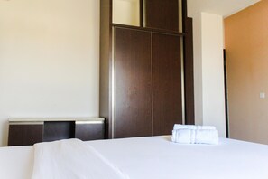 2 bedrooms, free WiFi, bed sheets - Comfy 2Br Apartment At Park View Condominium (Depok)