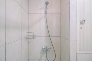 Phòng | Phòng tắm | Buồng tắm vòi sen, khăn tắm 