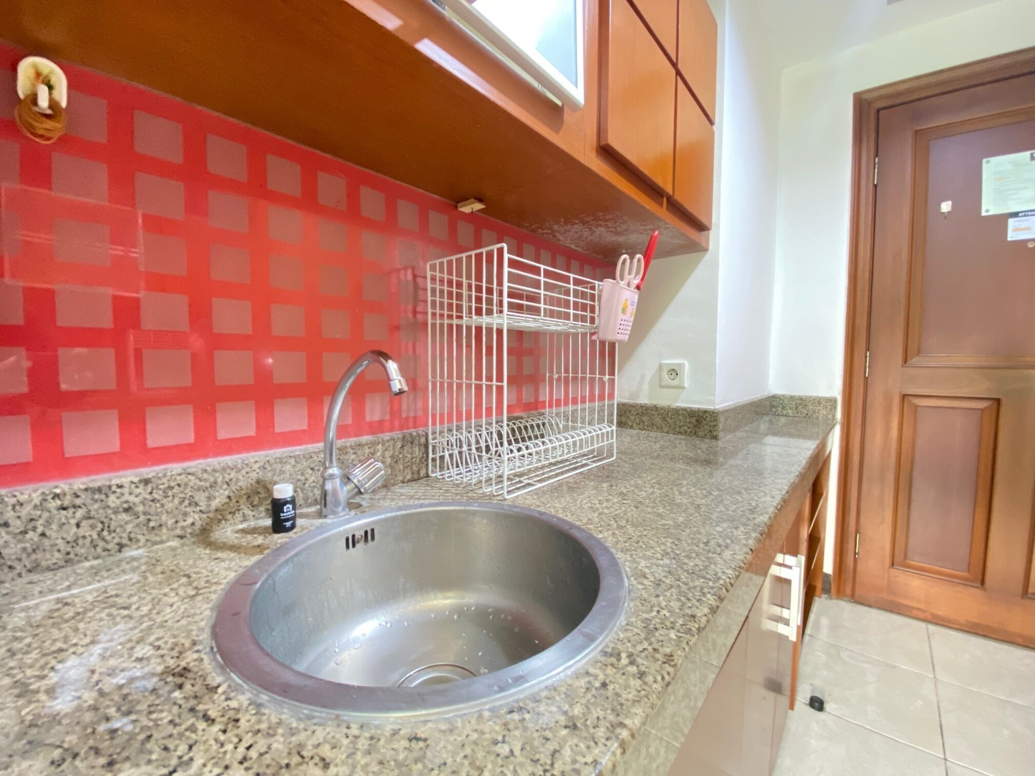 Room | Private kitchen | Fridge, stovetop, cookware/dishes/utensils