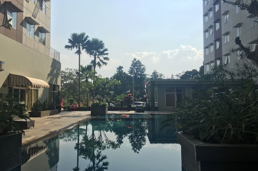 Cozy Studio At Pinewood Apartment Near Unpad Jatinangor