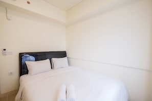 2 bedrooms, free WiFi, bed sheets - Cozy 2Br At Meikarta Apartment (Cikarang)
