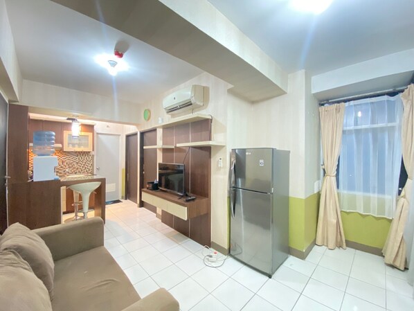 2 bedrooms, free WiFi, bed sheets - Cozy & Pleasant 2Br Apartment At The Jarrdin Cihampelas (Bandung)