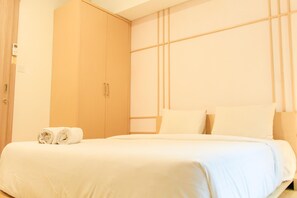 Room | 1 bedroom, free WiFi, bed sheets - Japanese Cozy Style Studio At Bintaro Embarcadero Apartment (South Tangerang)