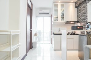 2 bedrooms, free WiFi, bed sheets - Luxury 2Br At Cinere Resort Apartment (Depok)