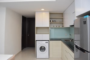Interior - Modern And Comfortable 2Br At The Kensington Royal Suites Apartment (Jakarta)