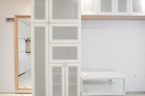 Room | 1 bedroom, free WiFi, bed sheets - Best Homey & Relax 1Br At Pakubuwono Terrace Apartment (Jakarta)