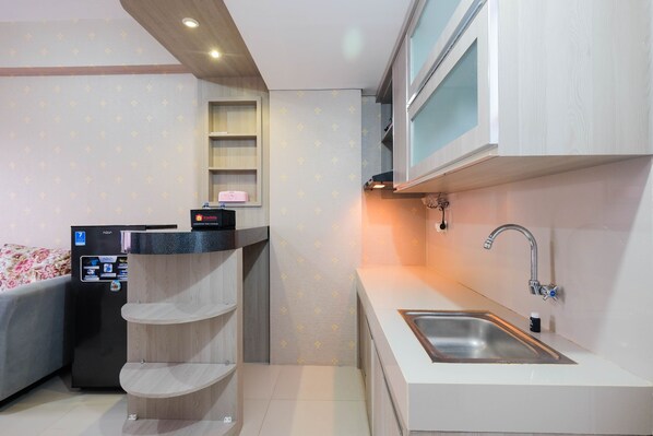 Room | Private kitchen | Fridge, stovetop, cookware/dishes/utensils - Cozy And Homey 2Br At Bogorienze Apartment (Bogor)