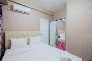 Room | 2 bedrooms, free WiFi, bed sheets - Cozy And Homey 2Br At Bogorienze Apartment (Bogor)