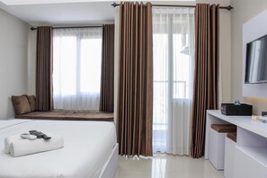 1 bedroom, bed sheets - Comfort Studio at LRT City Jatibening Apartment (Bekasi)