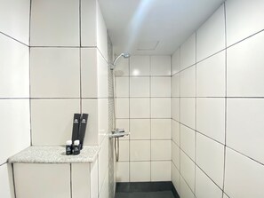 Zimmer | Badezimmer | Dusche, Handtücher