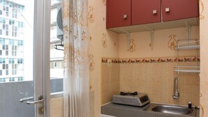 Ảnh chưa phân loại, 2 trong số 18 ảnh, nút