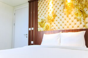 1 bedroom, free WiFi, bed sheets - Best And Simply Modern 1Br At Tuscany Apartment (South Tangerang)