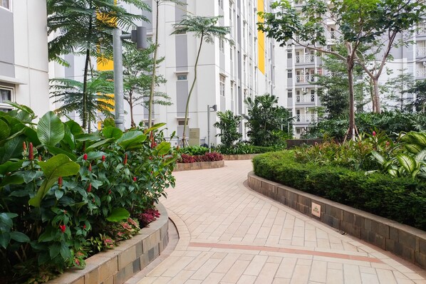 Exterior - Simply Good Studio Room Apartment At Springlake Summarecon (Bekasi)