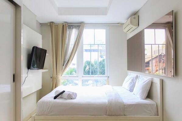 Room | 2 bedrooms, free WiFi, bed sheets - Spacious And Nice 2Br At One Cik Ditiro Apartment (Jakarta)