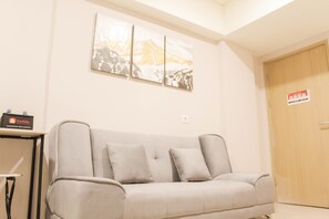 Room | Living area | TV - Great Choice 2Br Apartment At Meikarta (Cikarang)