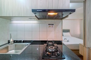 Private kitchen - Strategic Studio At Springlake Summarecon Apartment Bekasi (Bekasi)