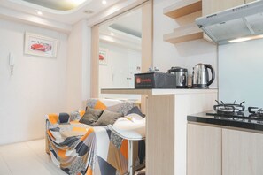 Interior - Fully Furnished With Elegant Design 2Br Bassura City Apartment (Jakarta)