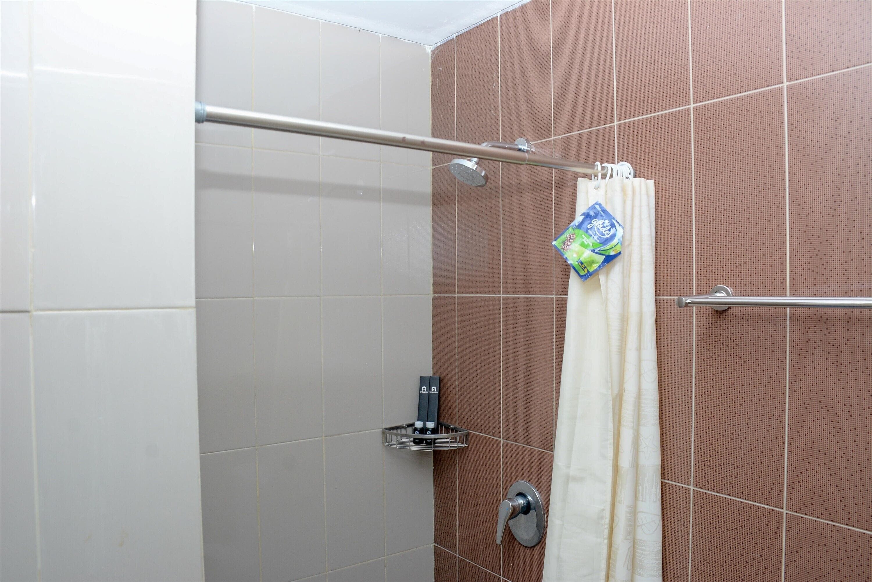 Room | Bathroom | Shower, towels
