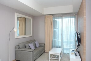 Room | 2 bedrooms, free WiFi, bed sheets - Homey And Cozy Stay 2Br At Casa Grande Apartment (Jakarta)
