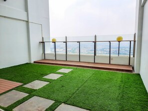 Exterior - Fancy And Nice Studio At Patraland Urbano Apartment (Bekasi)