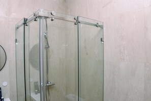 Room | Bathroom | Shower, towels - Super And Brand New 2Br At Sudirman Suites Apartment (Jakarta)