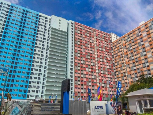 Homey And Comfy Studio Apartment At Sentra Timur Residence