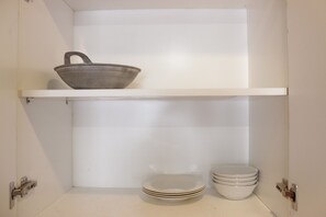 2 عدّة غرف نوم وواي فاي مجانًا وملاءات أسرّة