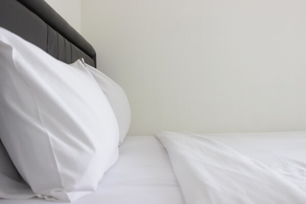 2 bedrooms, free WiFi, bed sheets - Comfy & Clean 2Br Apartment At Gateway Ahmad Yani Cicadas (Bandung)