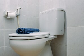 Room | Bathroom | Shower, towels - Homey And Simple Studio Apartment At Taman Melati Margonda (Depok)