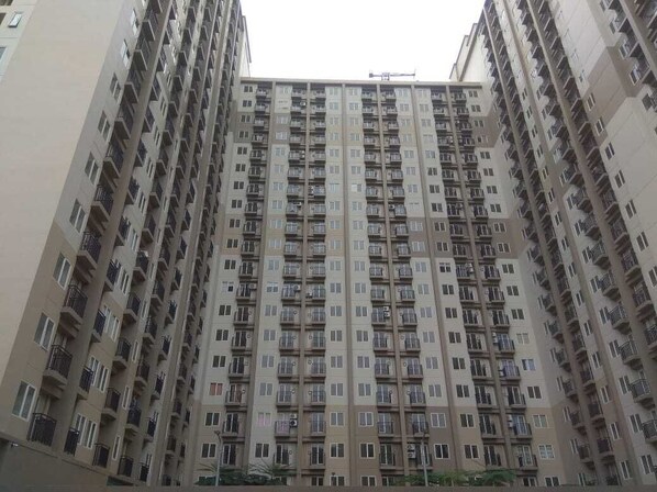 Exterior - Comfy And Stylish Studio Podomoro Golf View Apartment By Travelio (Gunung Putri)