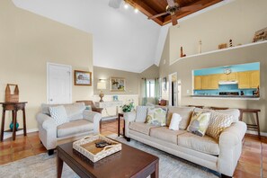 TV, DVD player - 🌊Gorgeous Harbor Views ~ 175 Yards to Beach ~ 2 Balconies ~ 2BR Blue Paradise (Destin)