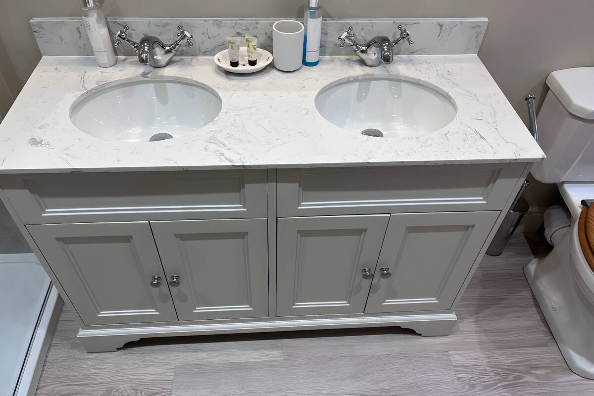 exclusive room | bathroom | free toiletries, hair dryer, towels, toilet paper