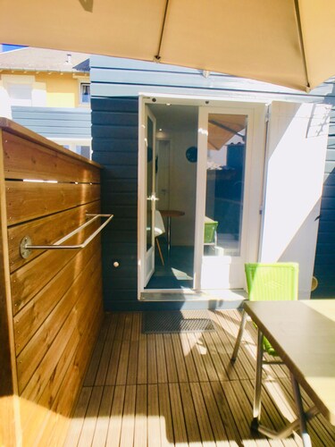 Small chalet with terrace near the city centre (with parking) : Chalet Grace De Capitani