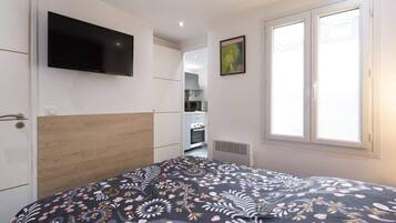 1 chambre, fer et planche à repasser, Wi-Fi gratuit, draps fournis
