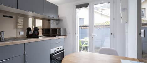 Fridge, microwave, oven, dishwasher