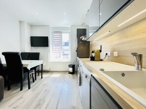 Fridge, microwave, oven, stovetop
