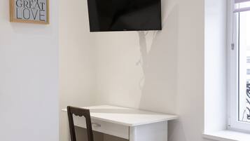 1 chambre, fer et planche à repasser, Wi-Fi gratuit, draps fournis