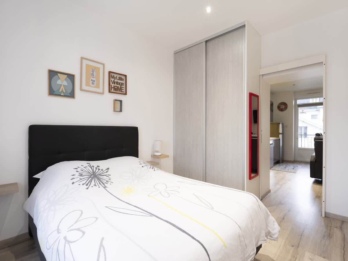 1 chambre, fer et planche à repasser, Wi-Fi gratuit, draps fournis