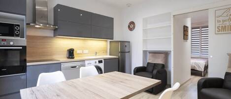 Fridge, microwave, oven, dishwasher